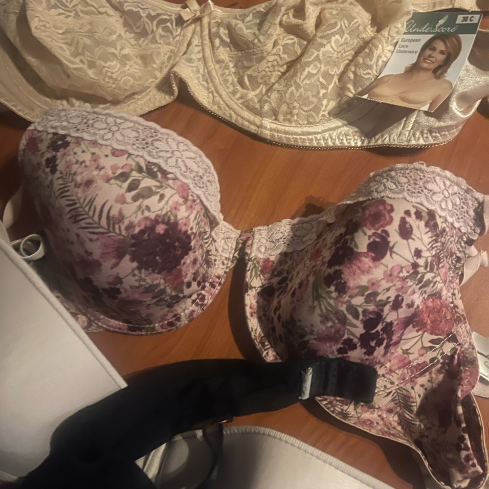 Floral Lace Underwire Bra in Cream and Purple Lot